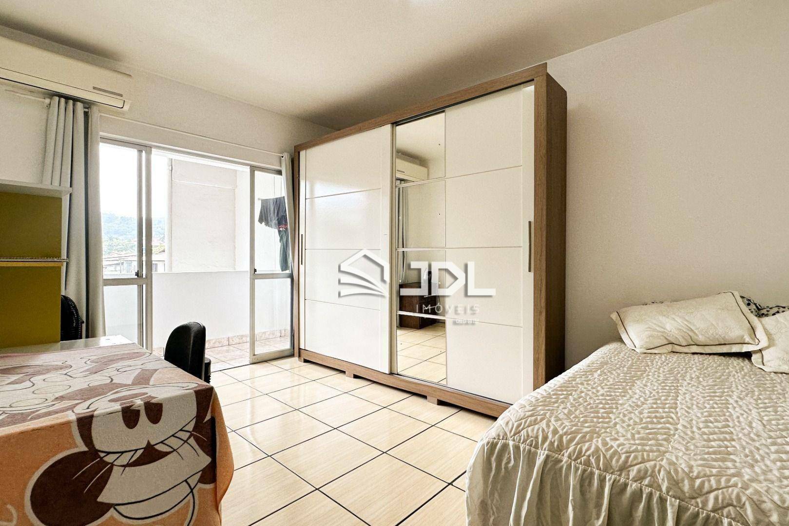 Apartamento à venda com 2 quartos, 85m² - Foto 3