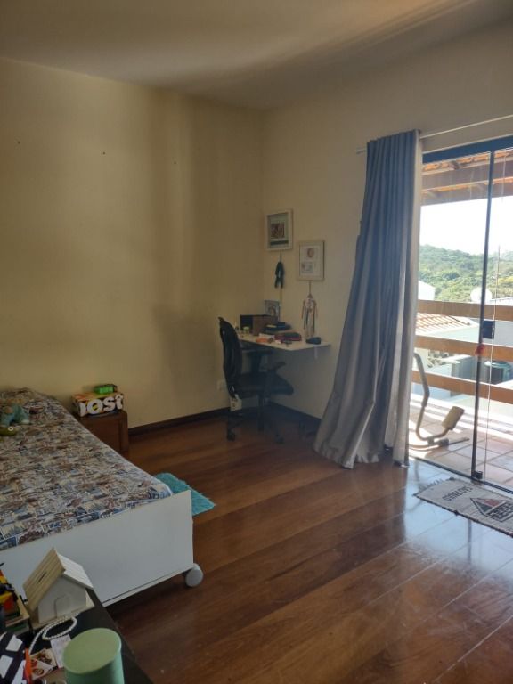 Casa de Condomínio para alugar com 3 quartos, 260m² - Foto 19