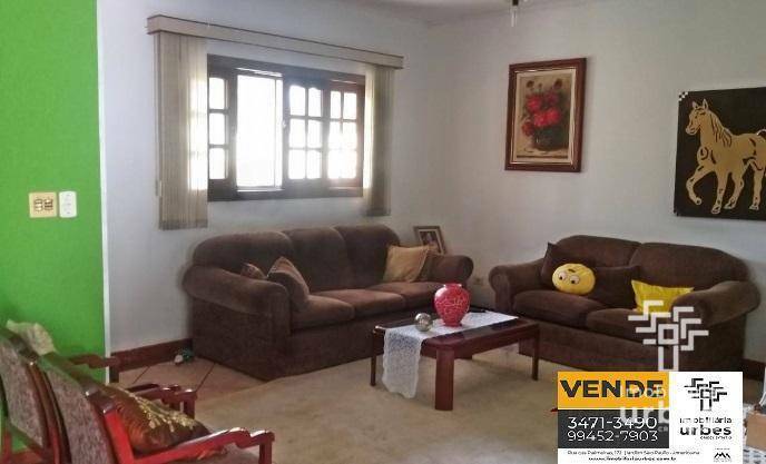 Chácara à venda com 3 quartos, 225m² - Foto 2