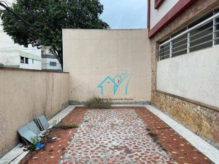 Sobrado à venda com 5 quartos, 220M2 - Foto 1