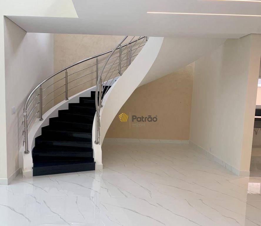 Sobrado à venda com 4 quartos, 332m² - Foto 4