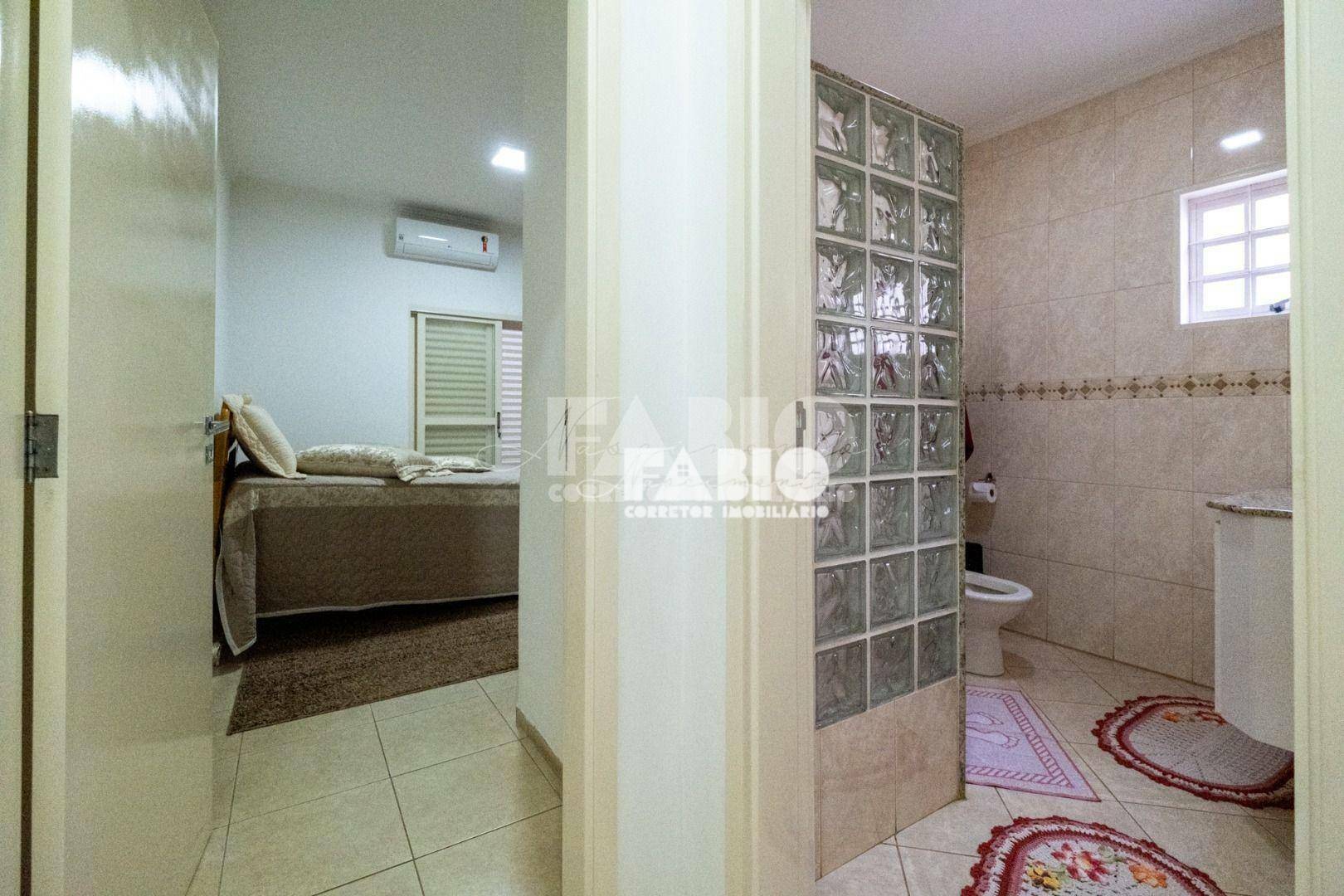 Casa à venda com 4 quartos, 220m² - Foto 14