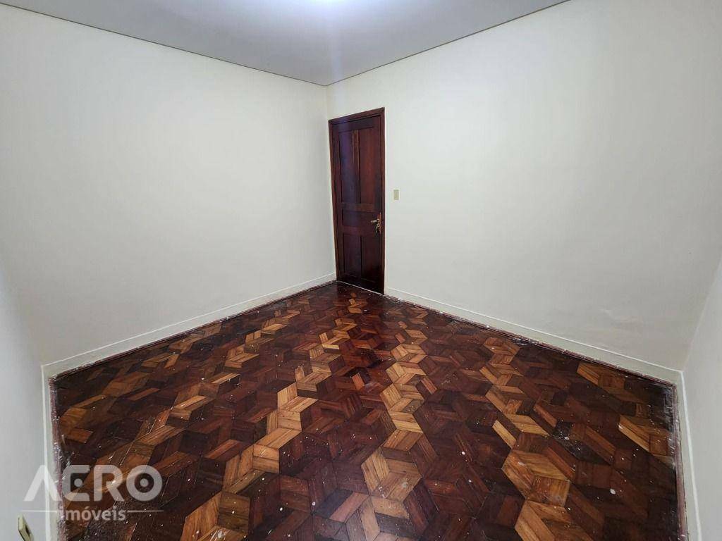 Casa à venda com 3 quartos, 196m² - Foto 9