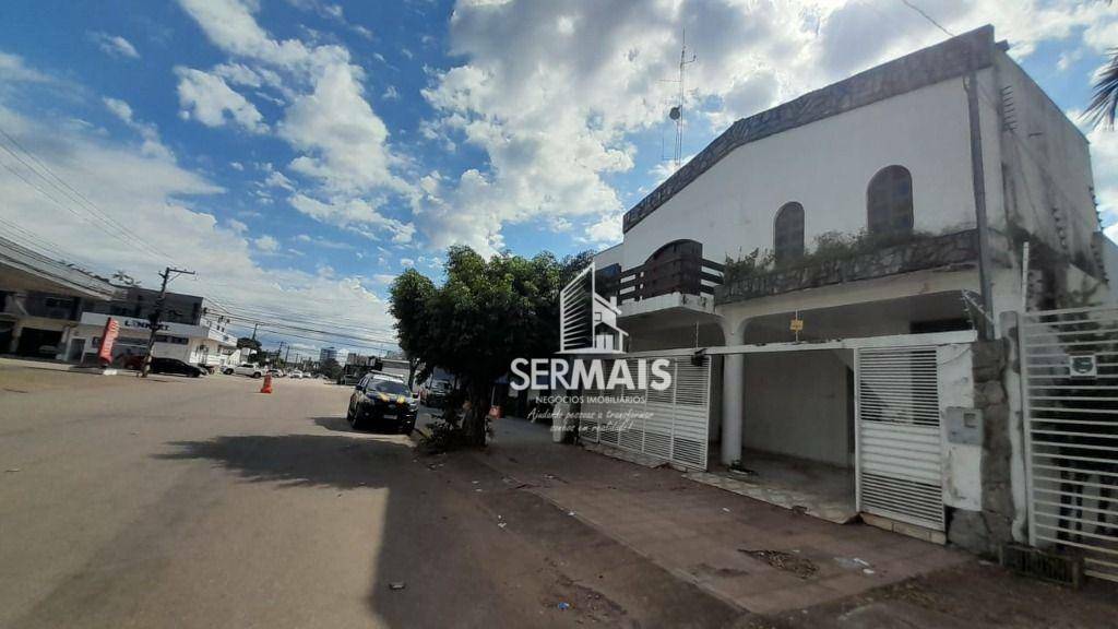 Casa à venda e aluguel com 4 quartos, 350m² - Foto 2