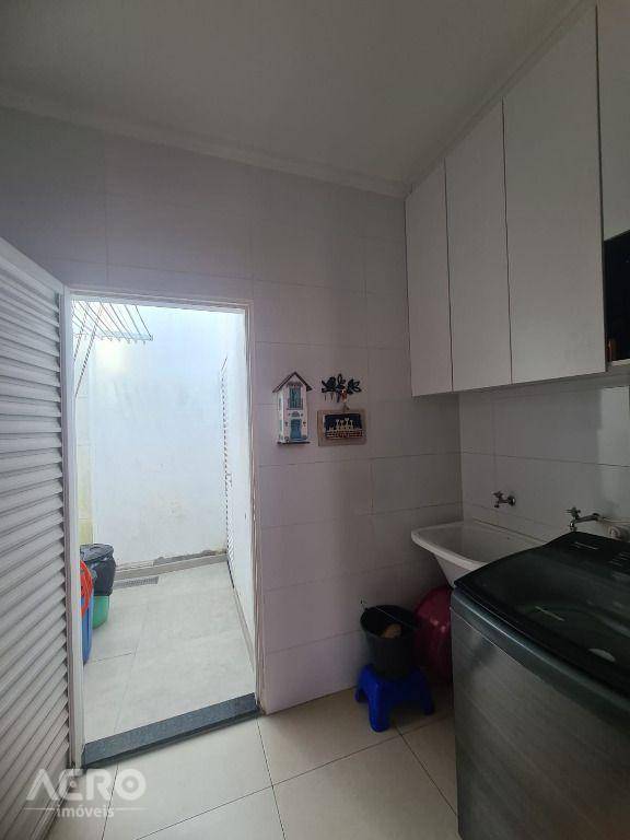 Casa à venda com 3 quartos, 145m² - Foto 15