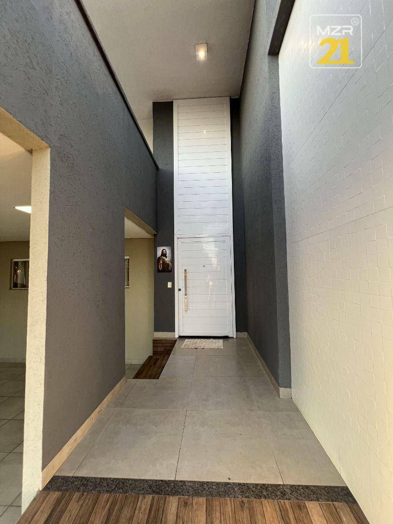 Casa de Condomínio para alugar com 3 quartos, 200m² - Foto 13