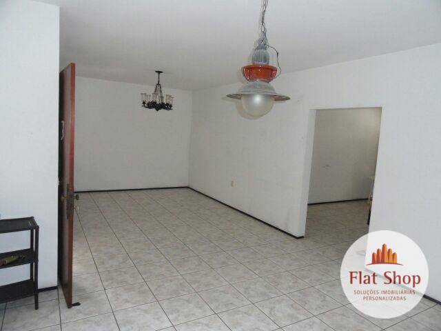 Casa à venda com 5 quartos, 350m² - Foto 4