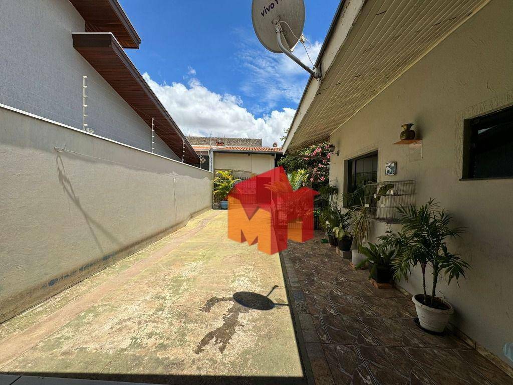 Casa à venda com 3 quartos, 250m² - Foto 25