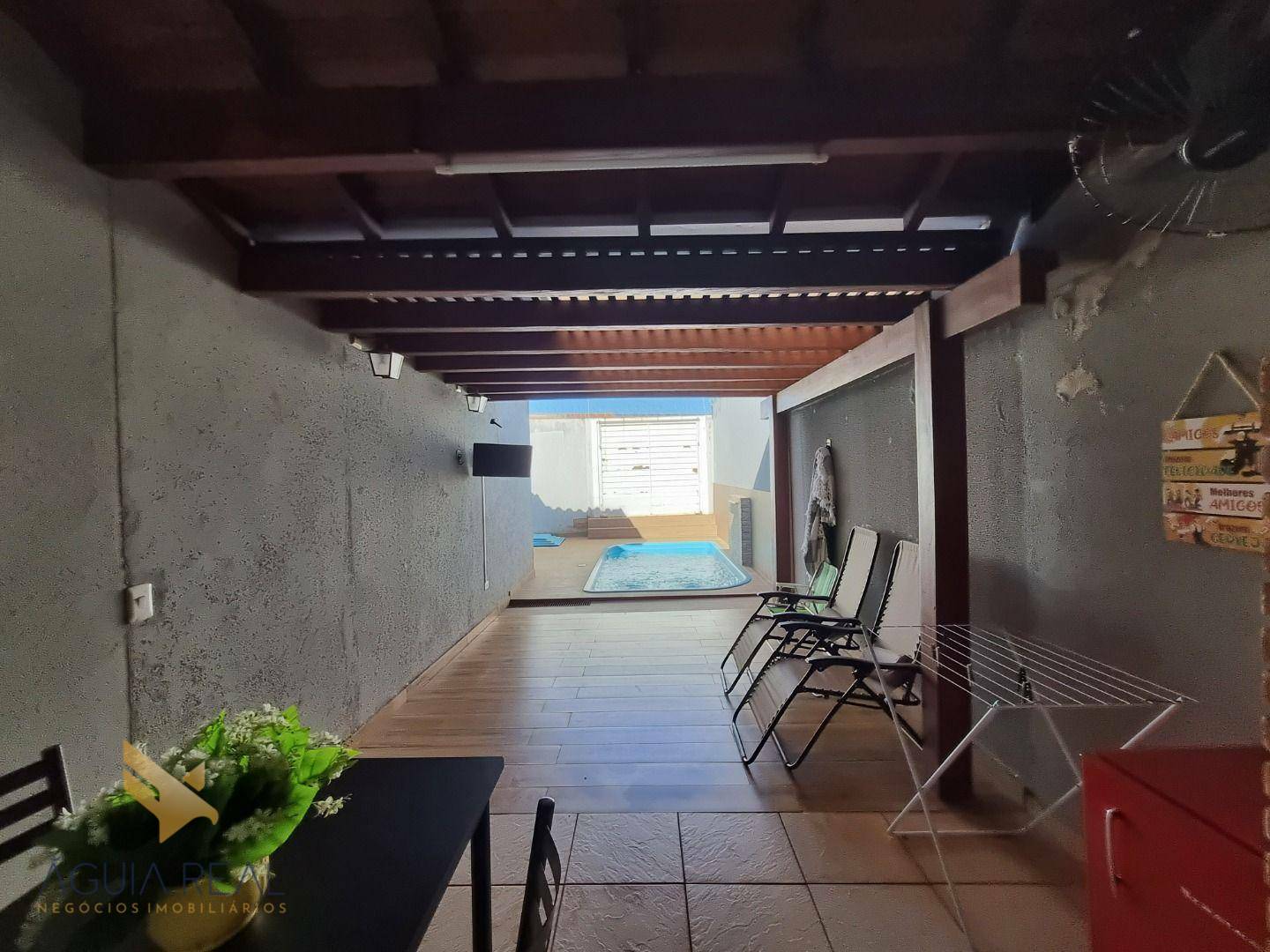 Casa à venda com 4 quartos, 150m² - Foto 4