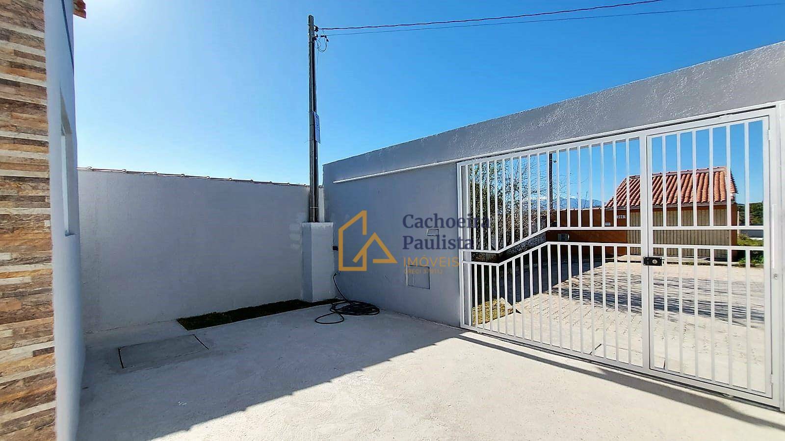 Casa à venda com 2 quartos, 66m² - Foto 2