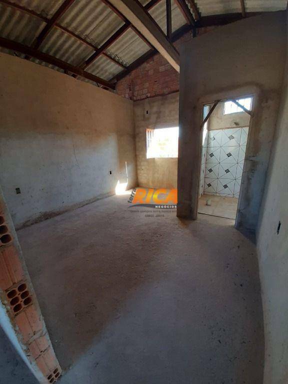 Casa à venda com 3 quartos, 96m² - Foto 3