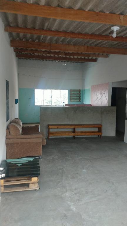 Casa à venda com 2 quartos, 200m² - Foto 2