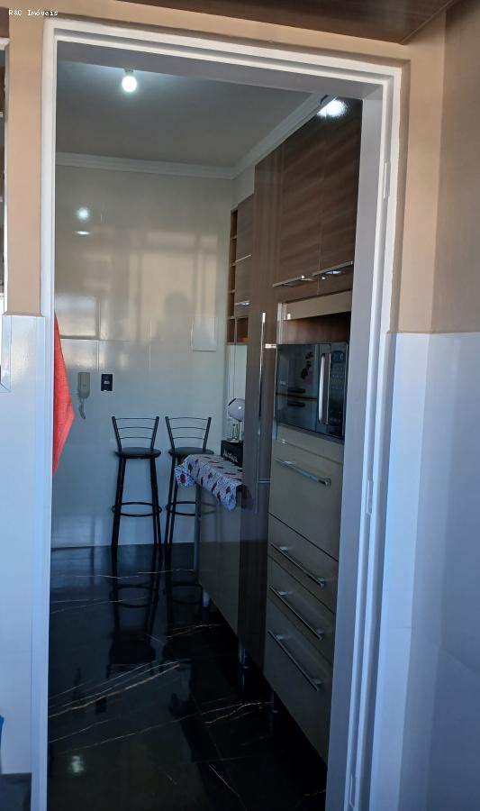 Apartamento para alugar com 3 quartos, 65m² - Foto 9