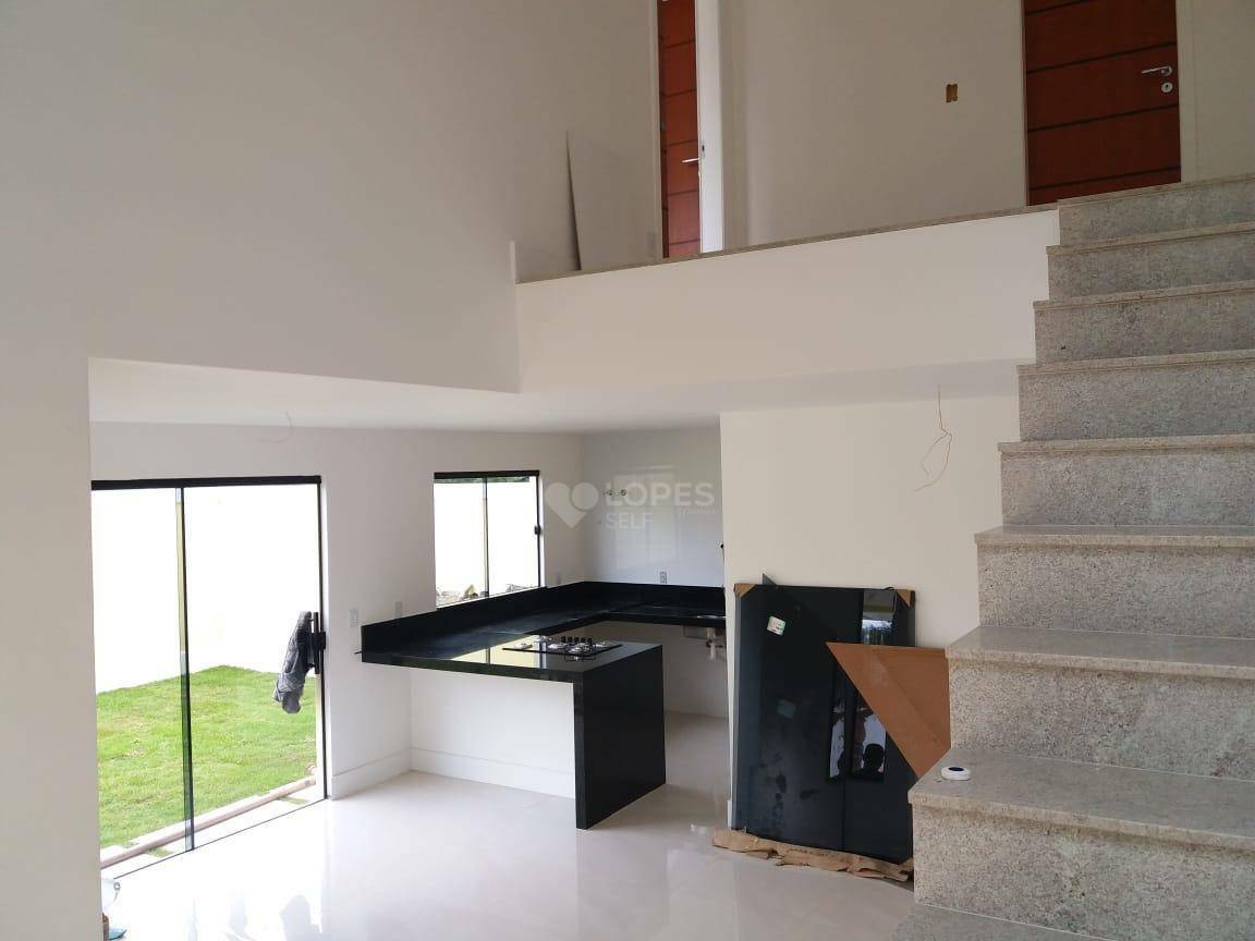 Casa à venda com 4 quartos, 170m² - Foto 3