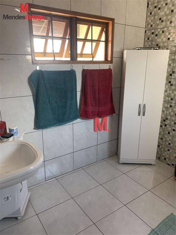 Casa à venda com 3 quartos, 200m² - Foto 18