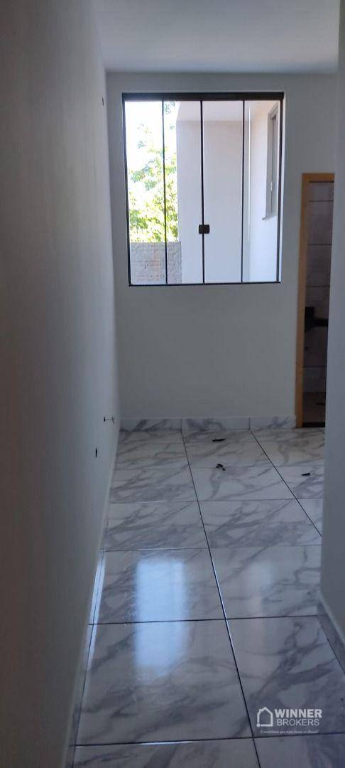 Casa à venda com 3 quartos, 75m² - Foto 2