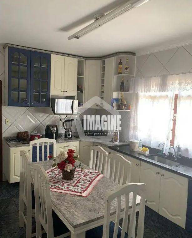 Sobrado à venda com 3 quartos, 240m² - Foto 18