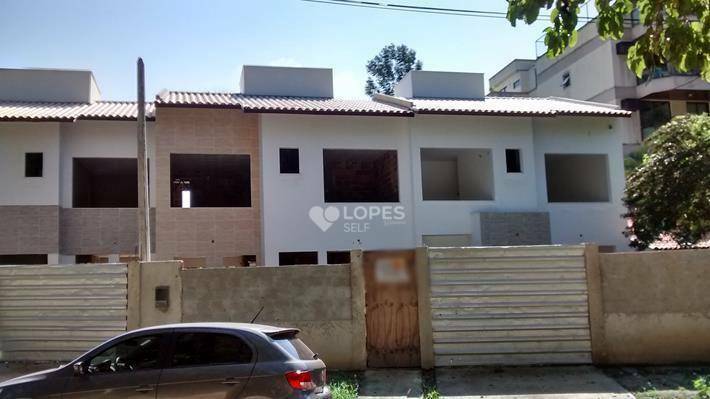 Casa à venda com 4 quartos, 135m² - Foto 2