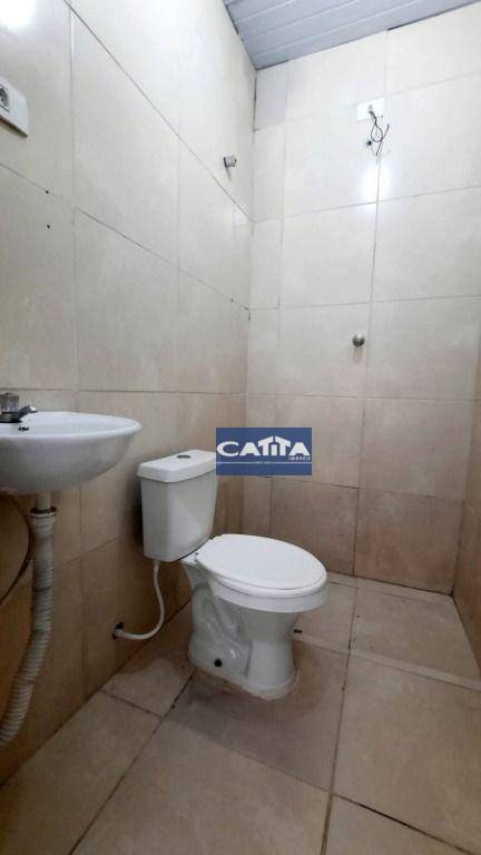 Casa para alugar com 1 quarto, 75m² - Foto 17