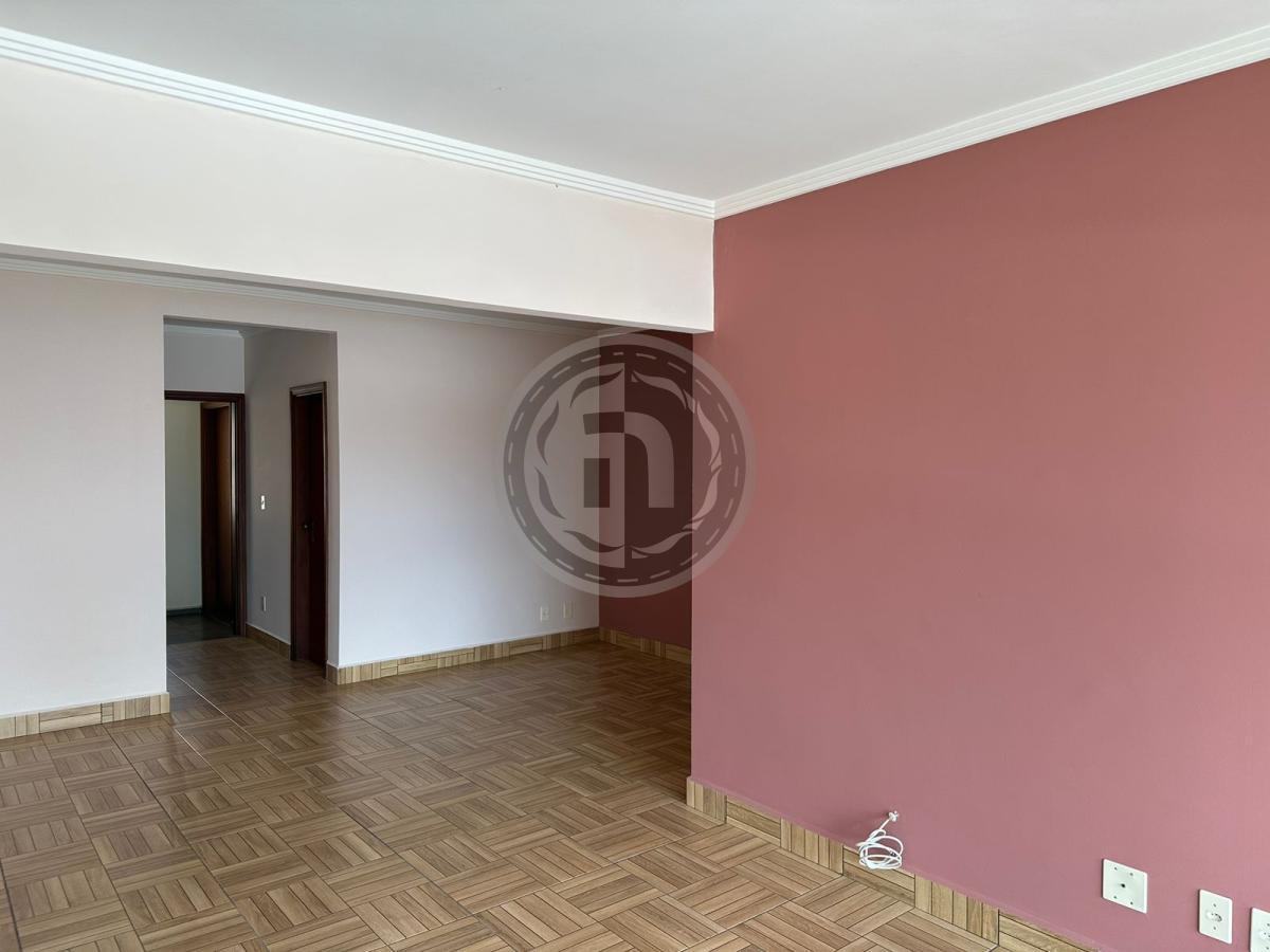 Apartamento à venda com 3 quartos, 147m² - Foto 3