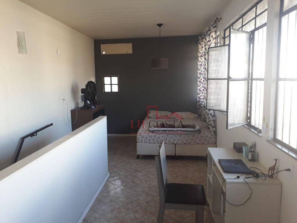 Casa à venda com 3 quartos, 270m² - Foto 25