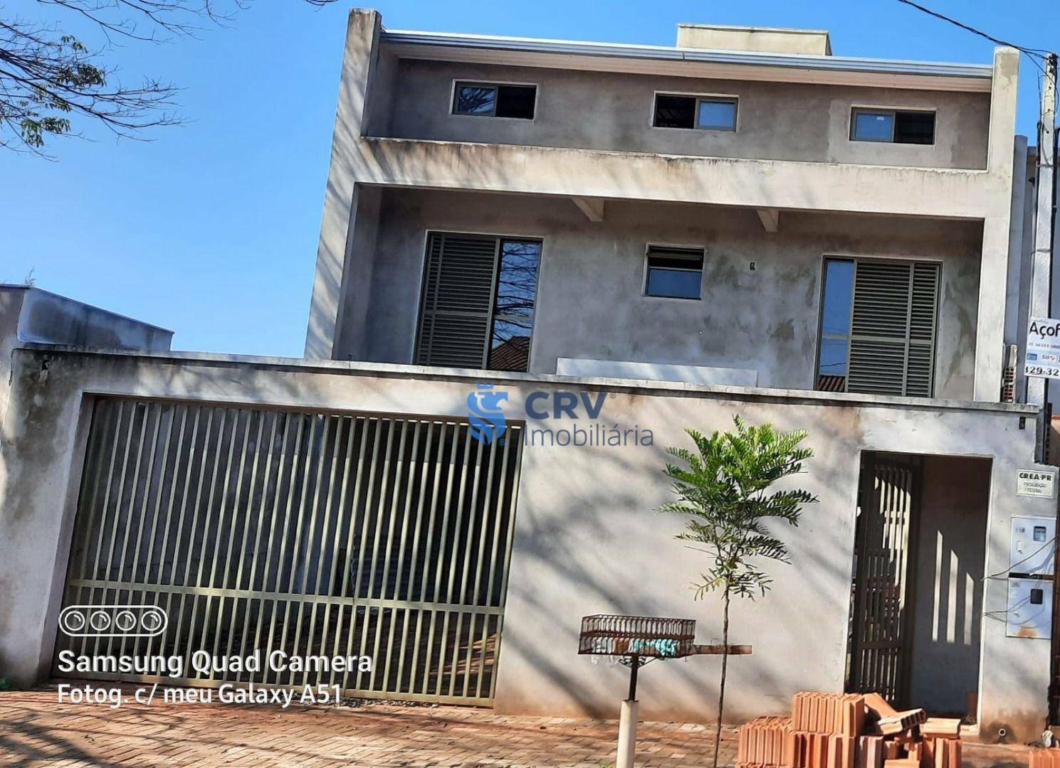 Sobrado à venda com 4 quartos, 205m² - Foto 1