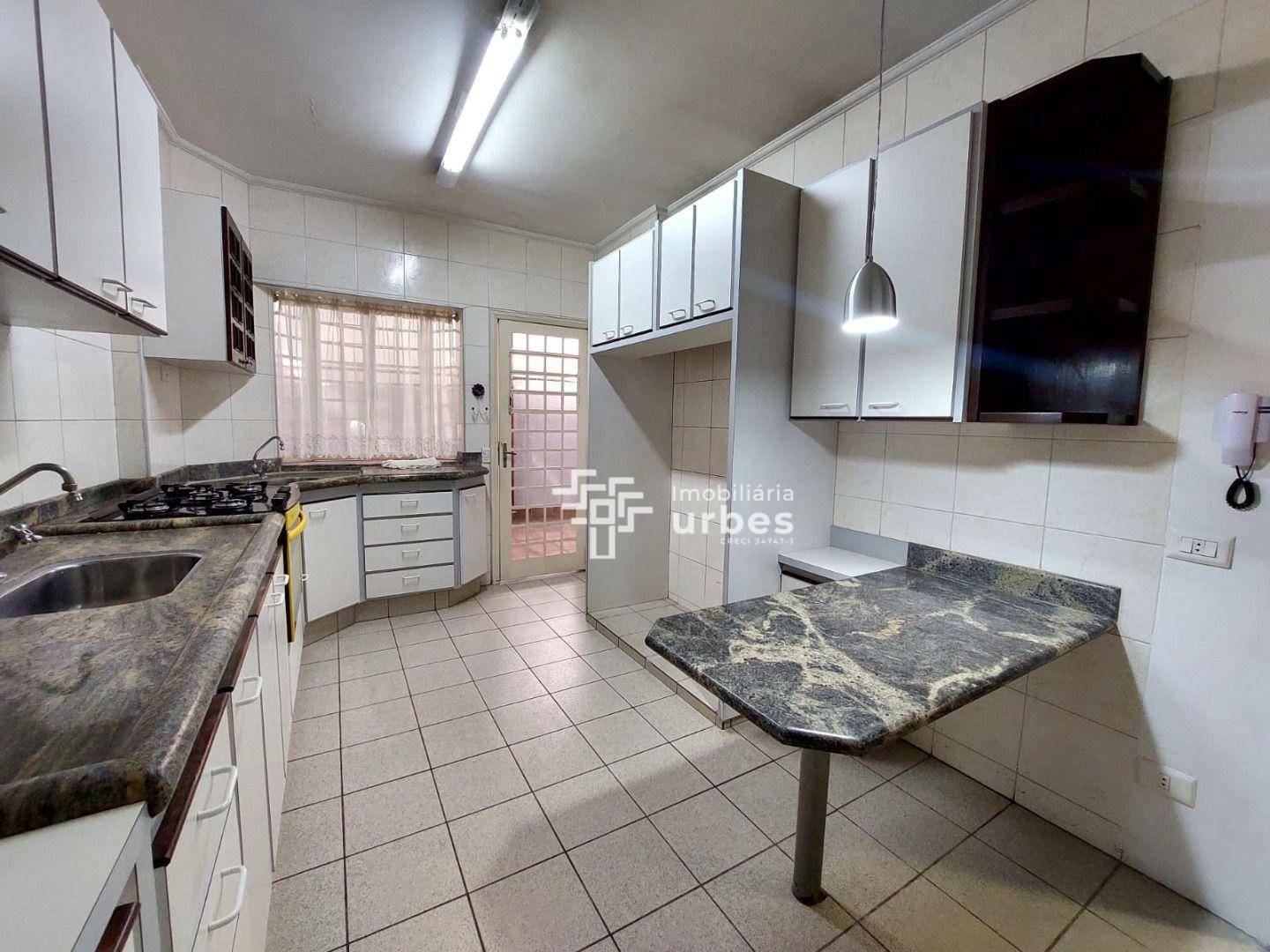 Casa para alugar com 3 quartos, 270m² - Foto 13