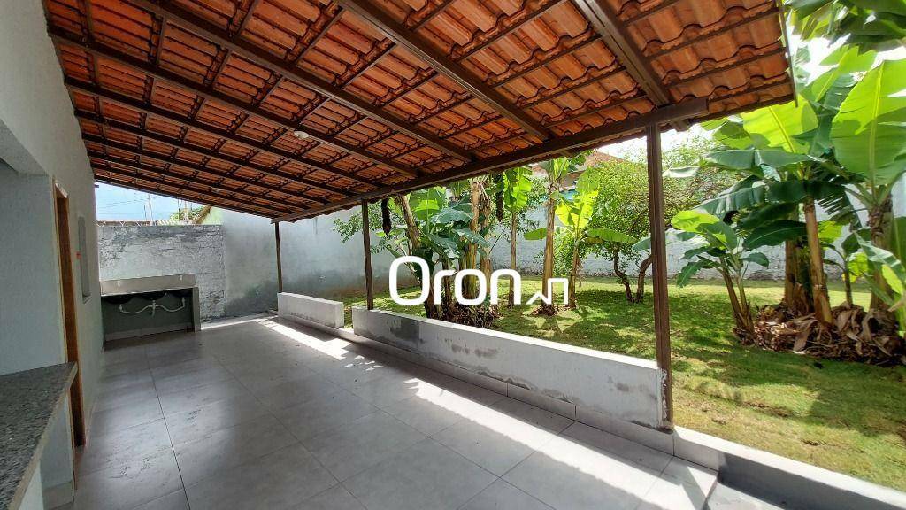 Casa à venda com 2 quartos, 90m² - Foto 1