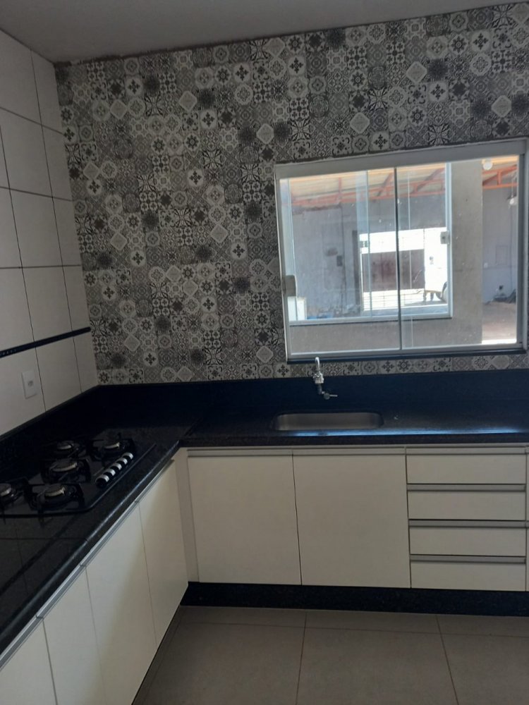 Casa à venda com 3 quartos, 250m² - Foto 1