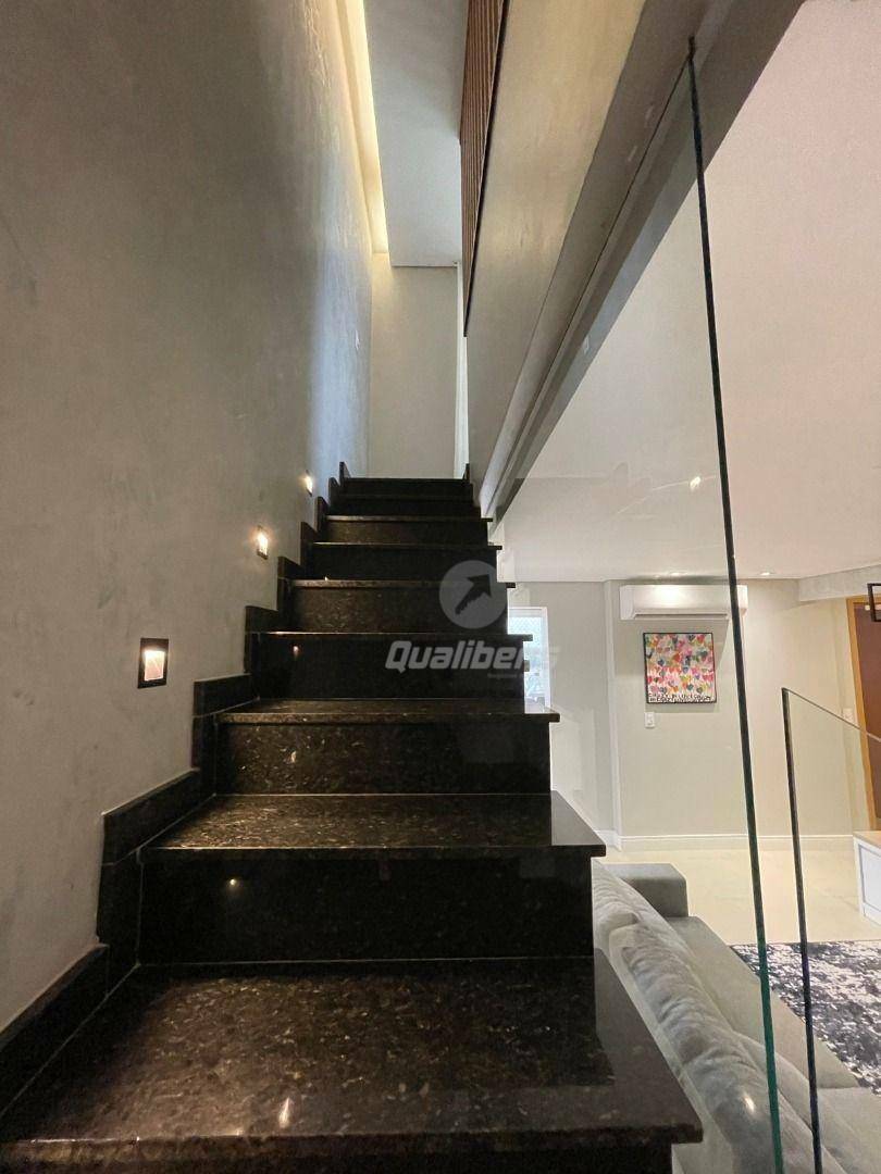 Apartamento à venda com 3 quartos, 218m² - Foto 25