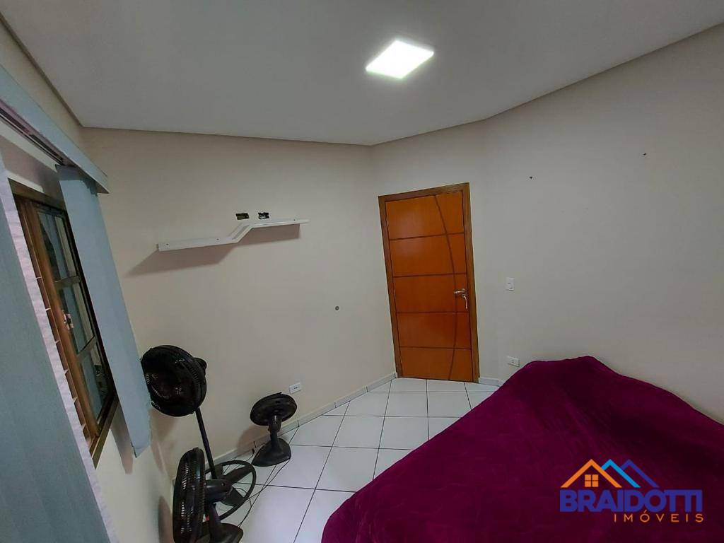 Casa à venda com 3 quartos, 204m² - Foto 9