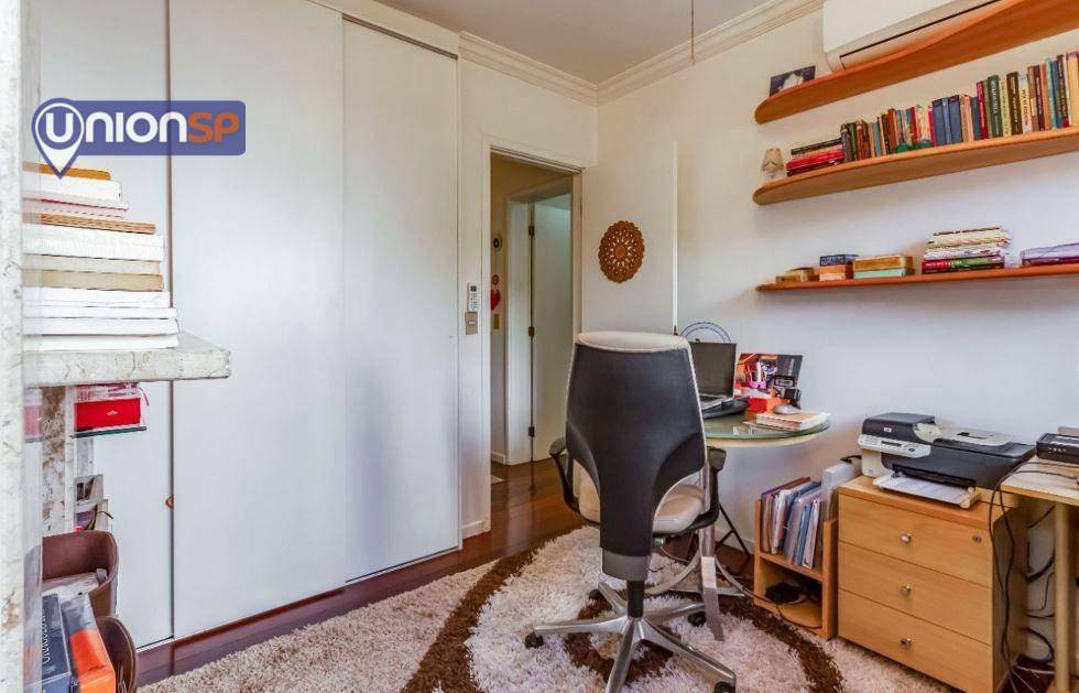 Apartamento à venda com 4 quartos, 205m² - Foto 19