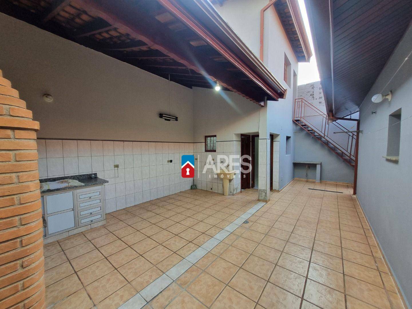 Casa para alugar com 3 quartos, 190m² - Foto 26