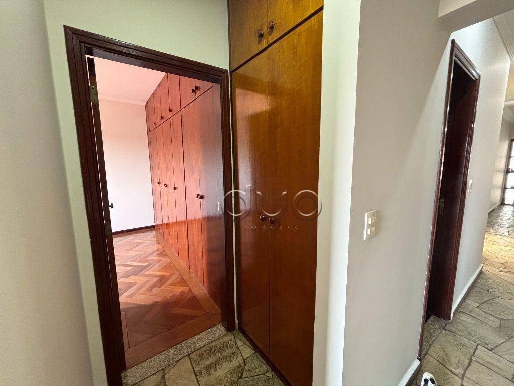 Casa para alugar com 3 quartos, 270m² - Foto 44