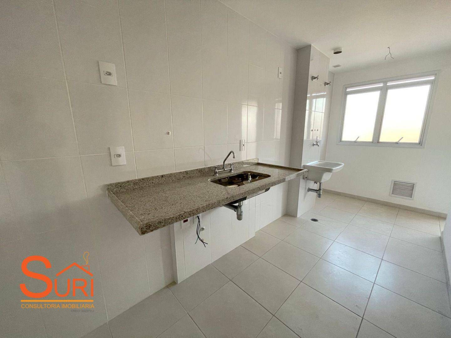 Apartamento à venda com 2 quartos, 70m² - Foto 3