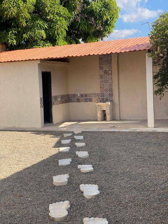 Casa para alugar com 2 quartos, 70m² - Foto 13