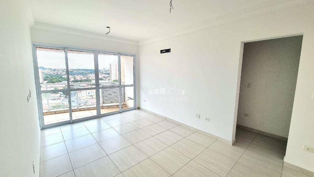 Apartamento à venda com 3 quartos, 98m² - Foto 2