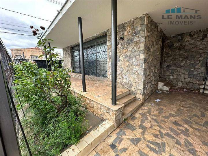 Casa para alugar com 3 quartos, 190m² - Foto 13