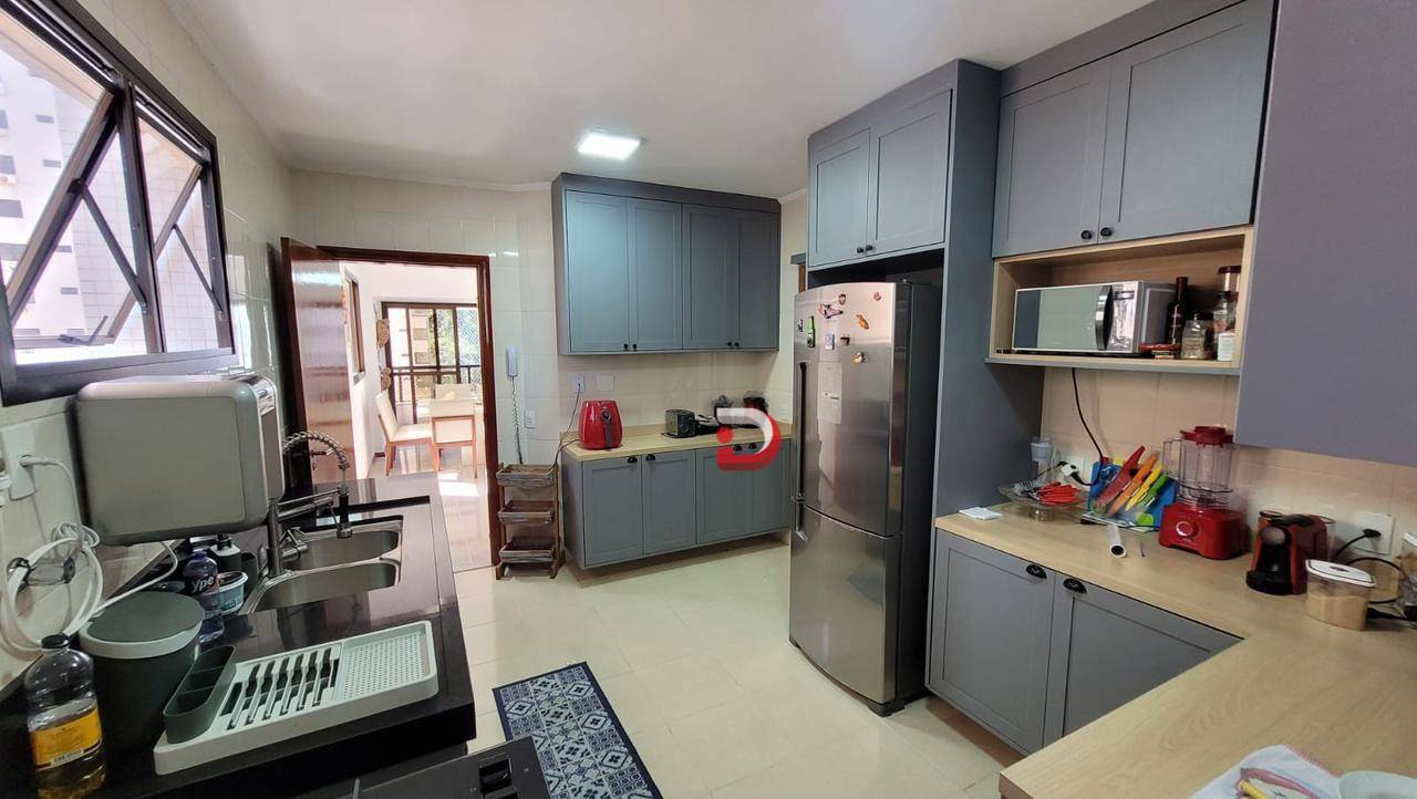 Apartamento à venda com 3 quartos, 136m² - Foto 8