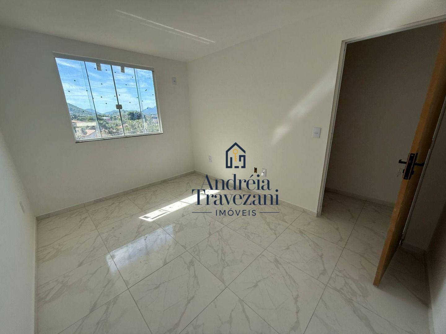 Casa à venda com 2 quartos, 70m² - Foto 14