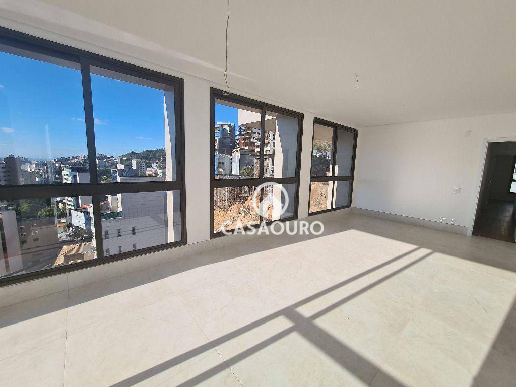 Apartamento à venda com 4 quartos, 137m² - Foto 2