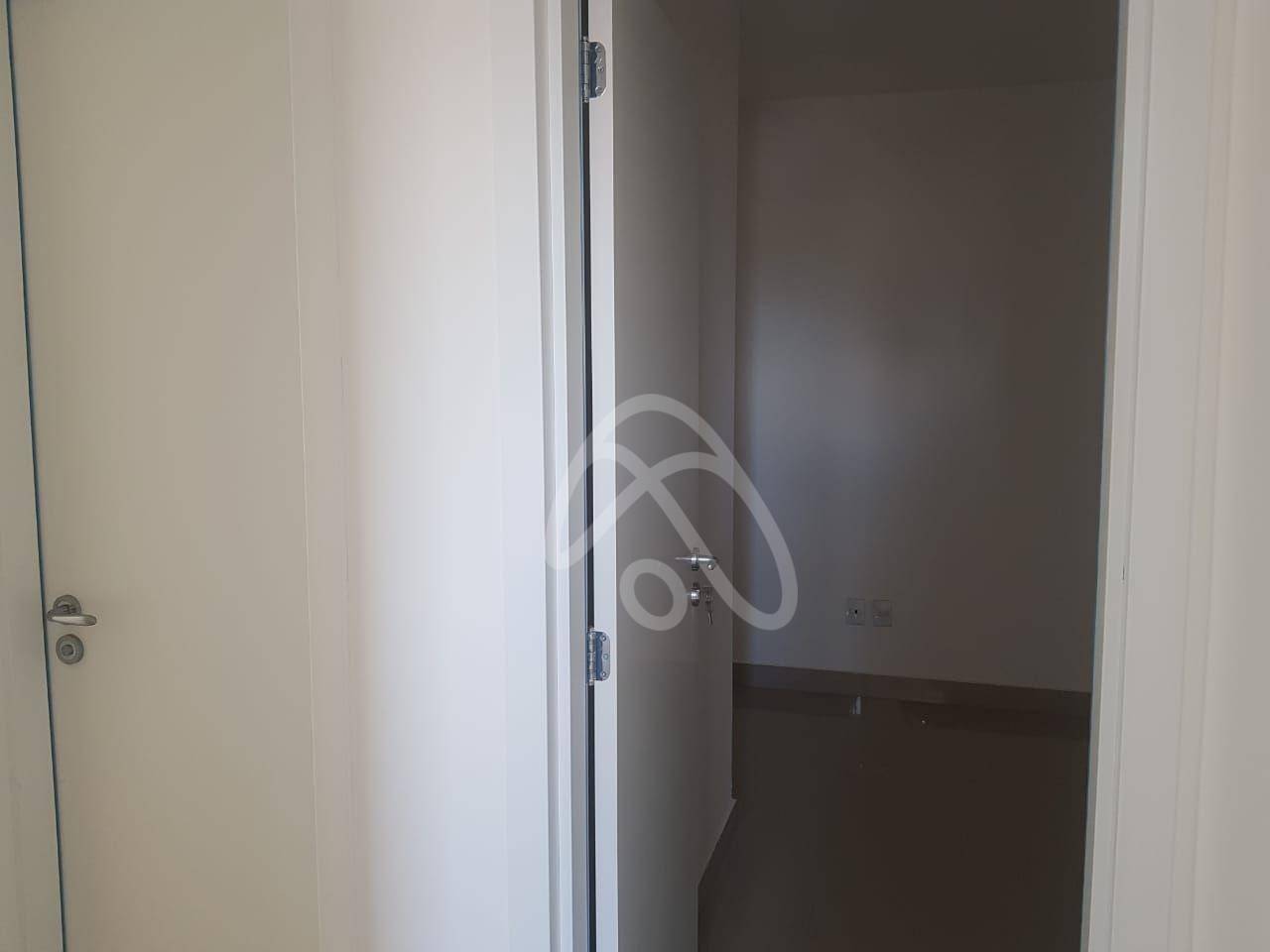 Apartamento à venda com 3 quartos, 150m² - Foto 4