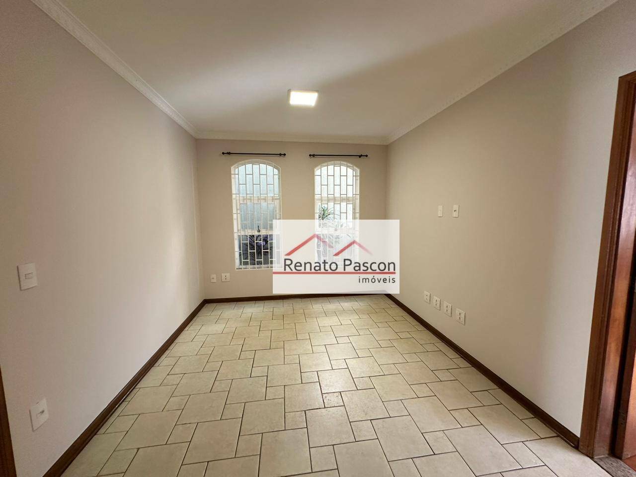 Casa à venda com 4 quartos, 289m² - Foto 12