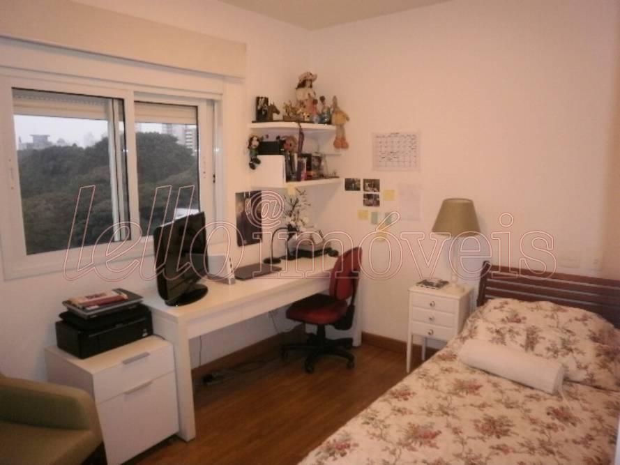 Apartamento para alugar com 2 quartos, 150m² - Foto 18