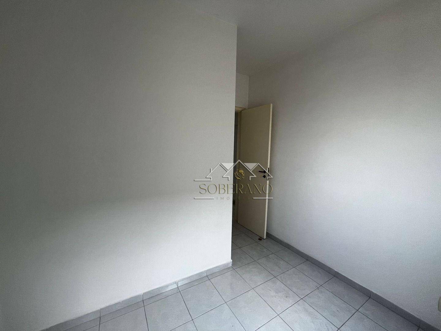 Apartamento para alugar com 3 quartos, 83m² - Foto 13