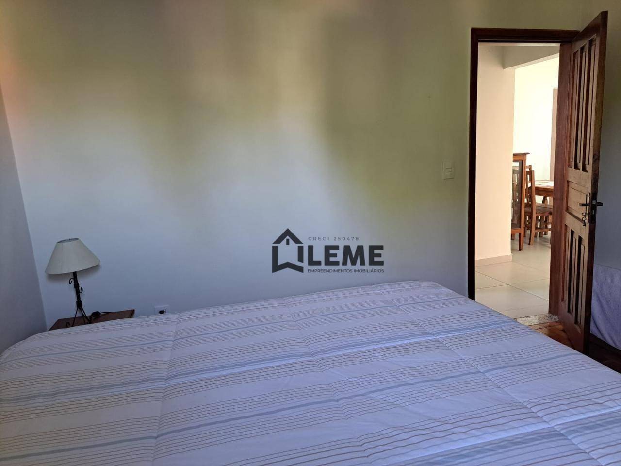 Casa à venda com 3 quartos, 198m² - Foto 13