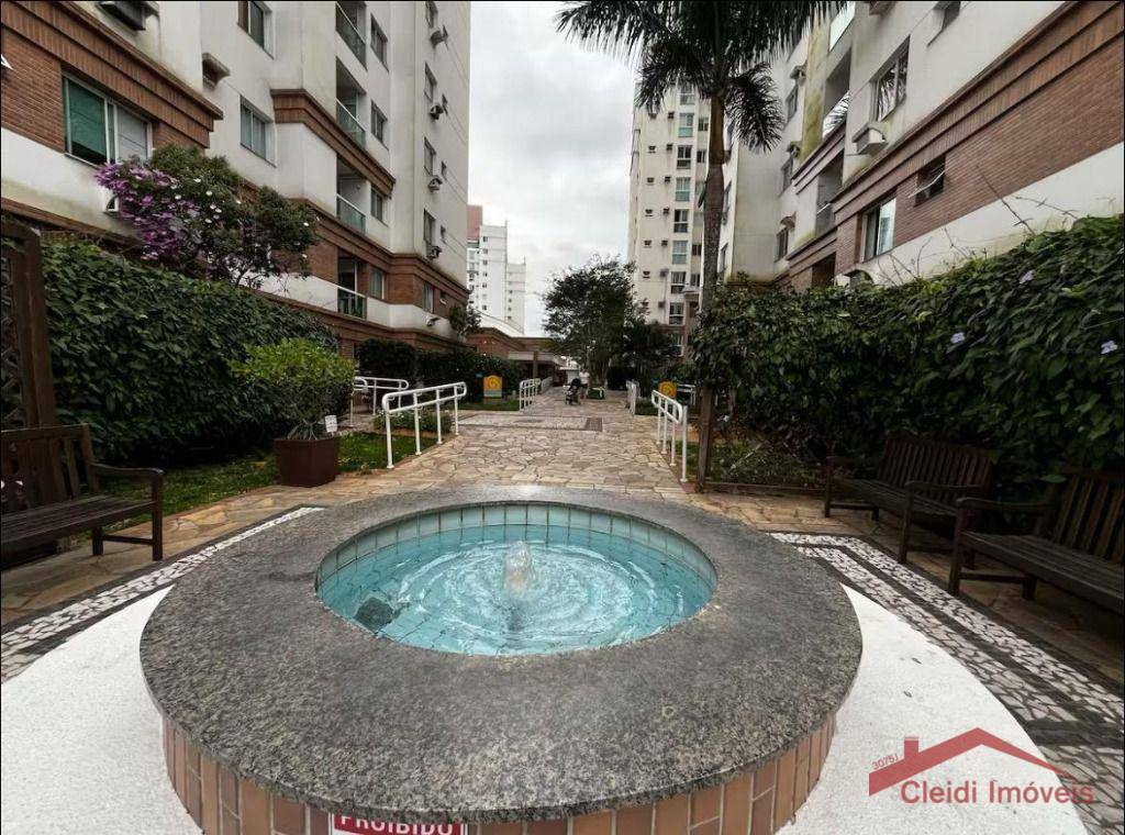 Apartamento para alugar com 2 quartos, 60m² - Foto 11