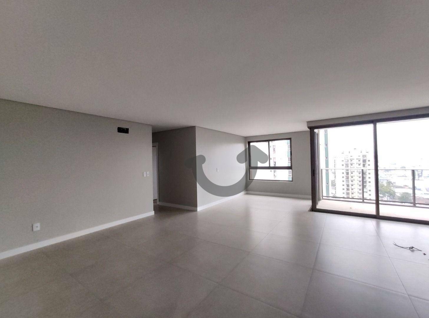 Apartamento à venda com 3 quartos, 130m² - Foto 2