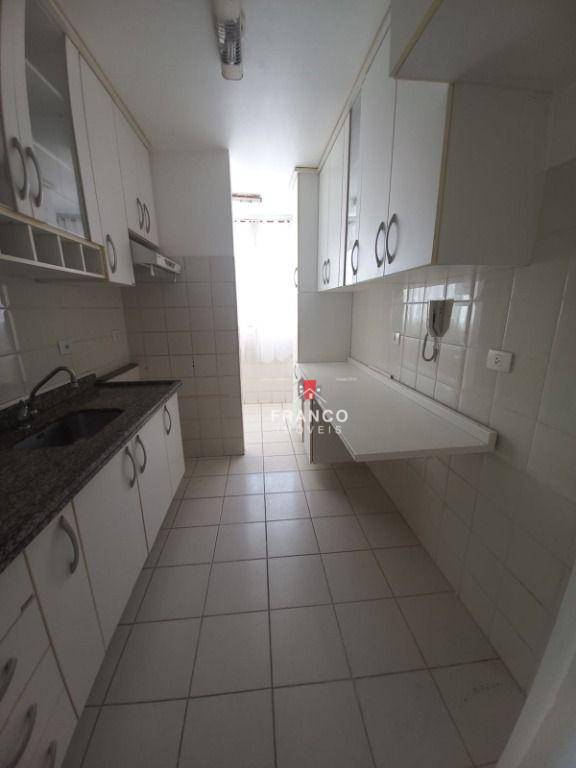 Apartamento à venda com 2 quartos, 70m² - Foto 5