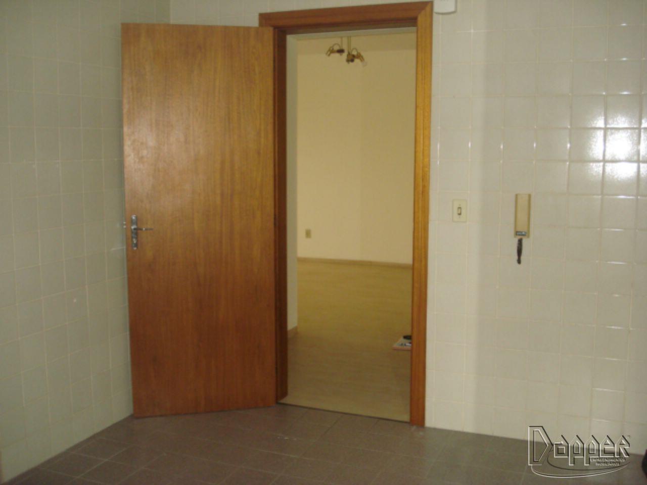 Apartamento à venda com 2 quartos, 78m² - Foto 3